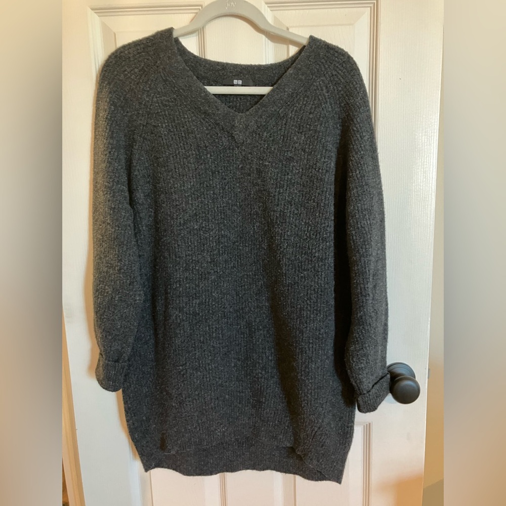 Uniqlo oversized v neck sweater